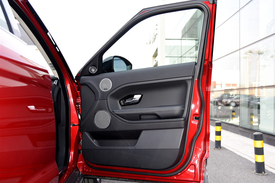 2015款 2.0T 五门锐动版 座椅空间