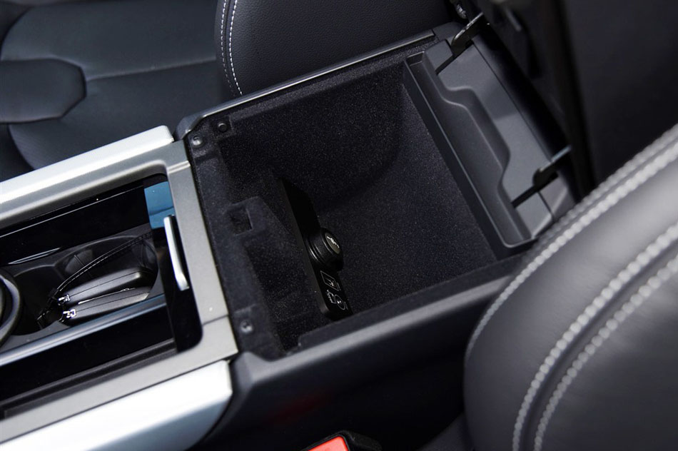 2015款 2.0T 五门锐动版 座椅空间