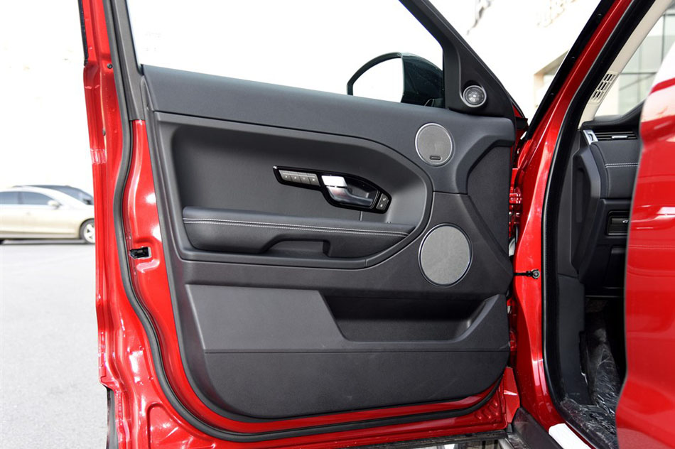 2015款 2.0T 五门锐动版 座椅空间