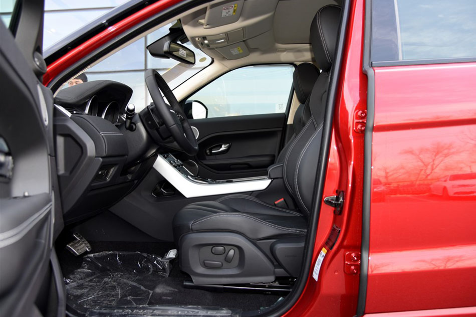 2015款 2.0T 五门锐动版 座椅空间