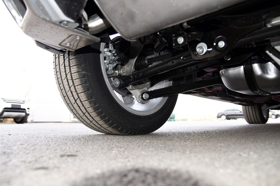 2015款 2.0T 五门锐动版 引擎底盘