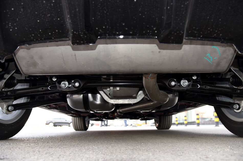 2015款 2.0T 五门锐动版 引擎底盘