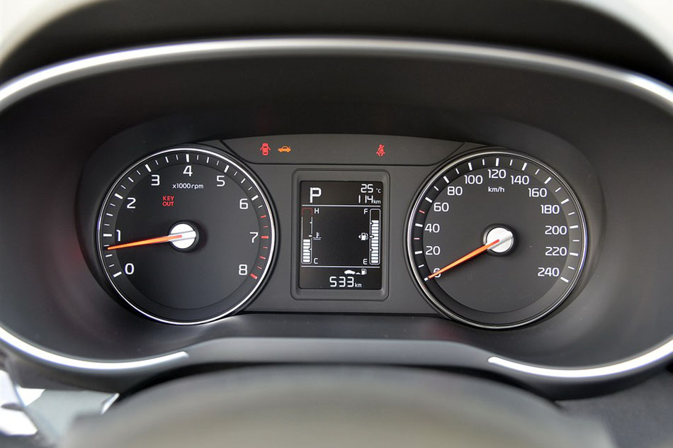 2015款 1.6L 自动两驱PRM 内饰