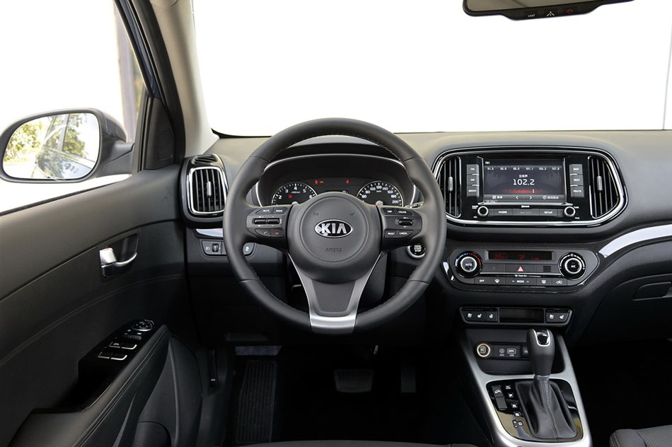 2015款 1.6L 自动两驱PRM 内饰