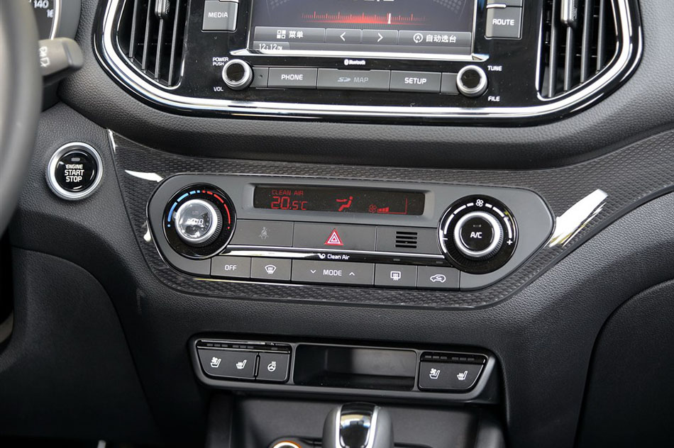 2015款 1.6L 自动两驱PRM 内饰