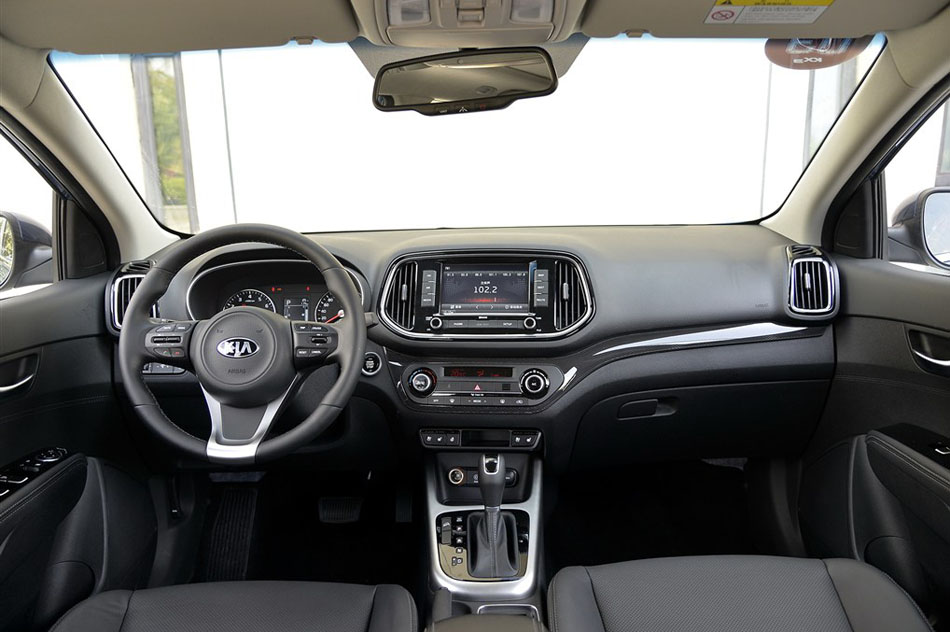 2015款 1.6L 自动两驱PRM 内饰