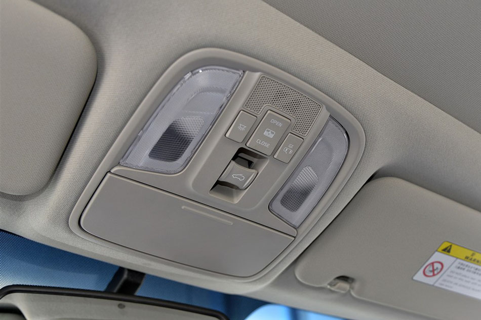 2015款 1.6L 自动两驱PRM 座椅空间