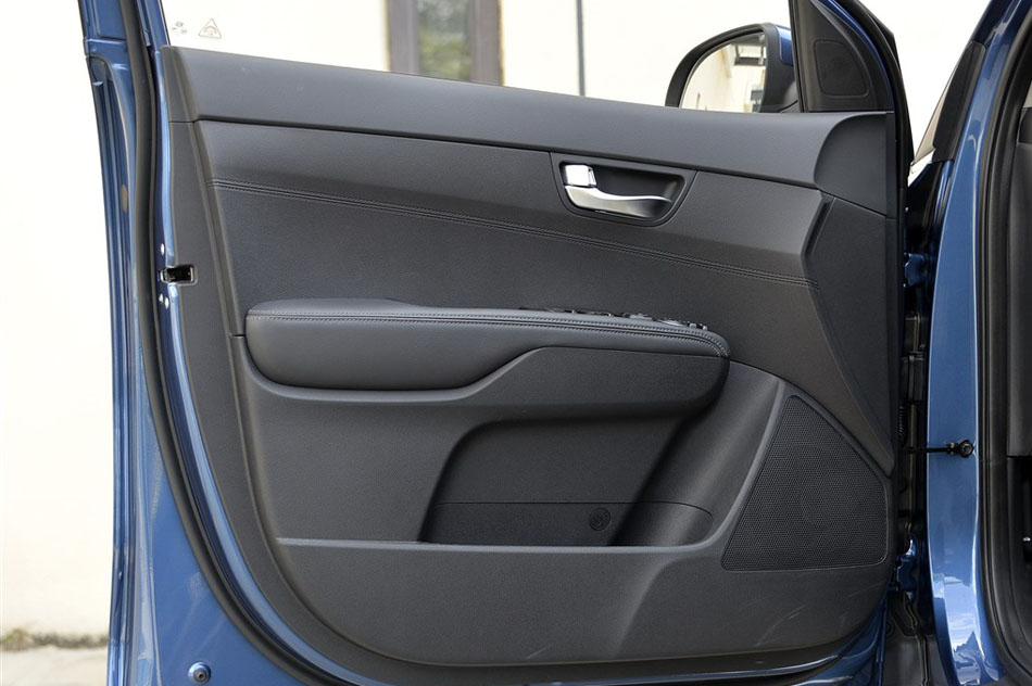 2015款 1.6L 自动两驱PRM 座椅空间