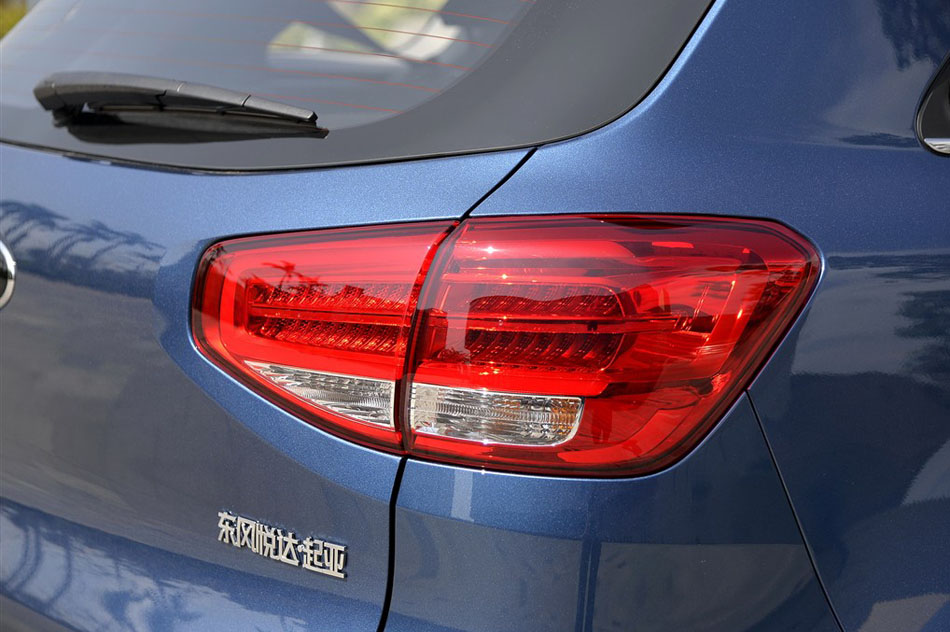 2015款 1.6L 自动两驱PRM 细节