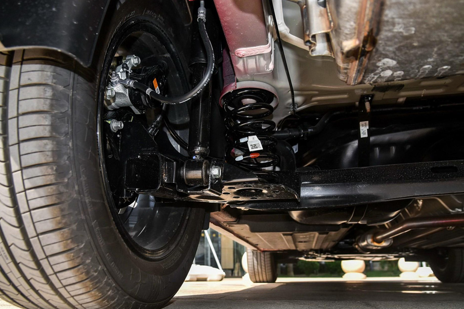 2020款 1.5L CVT智慧版 引擎底盘