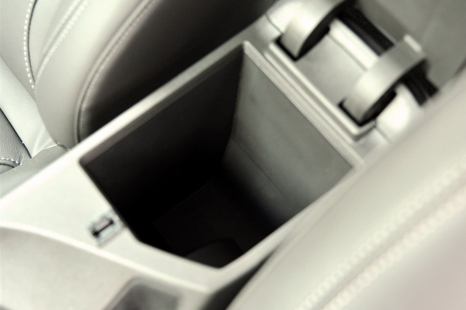 2015款 15N 自动豪华型 座椅空间