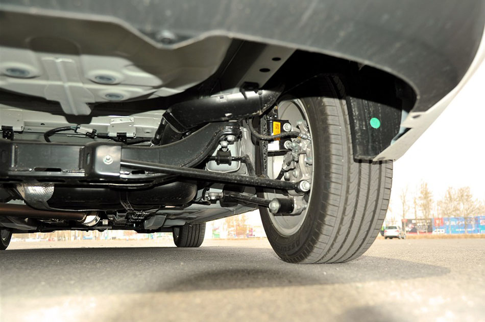 2015款 15N 自动豪华型 引擎底盘