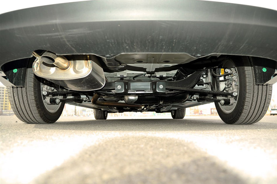 2015款 15N 自动豪华型 引擎底盘