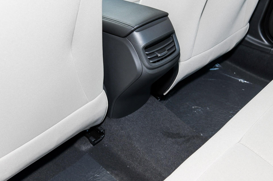 2018款 15T 双离合进取型 座椅空间