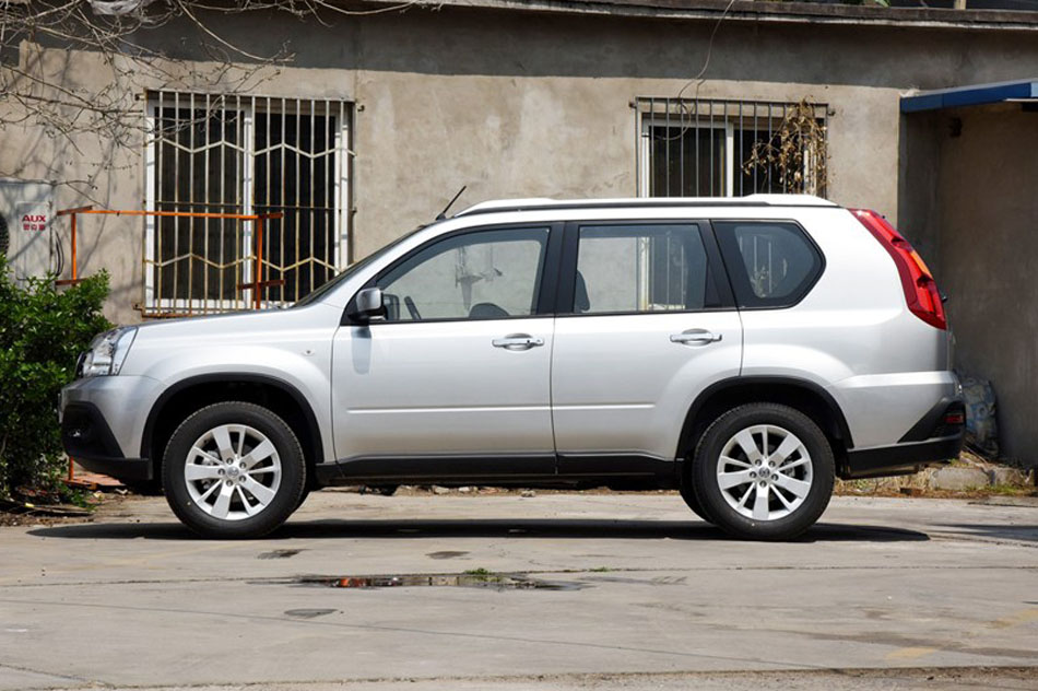 2015款 2.0L 手动两驱领航版 外观