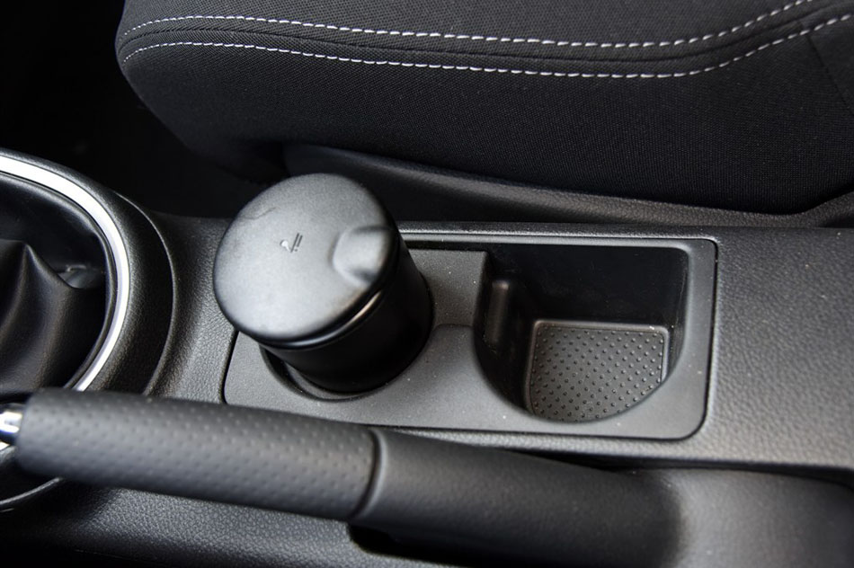 2015款 2.0L 手动两驱领航版 内饰