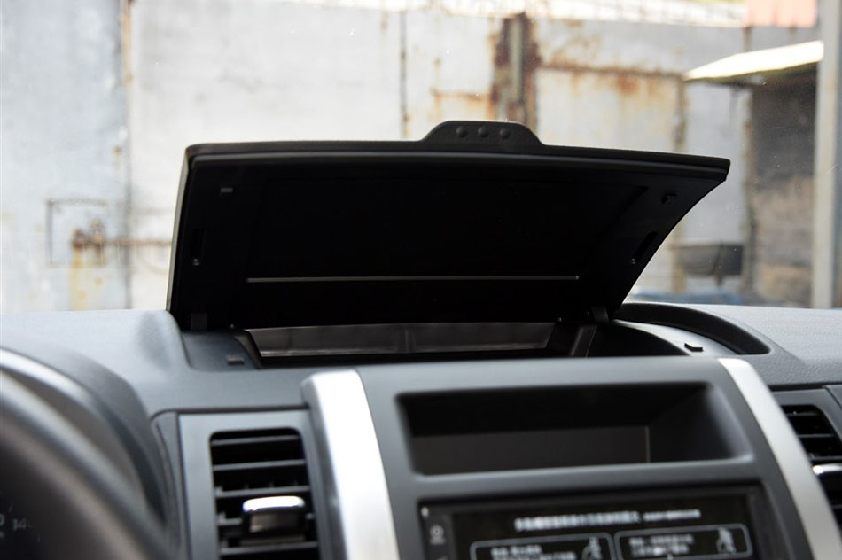 2015款 2.0L 手动两驱领航版 内饰