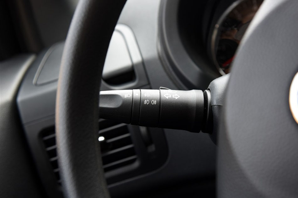2015款 2.0L 手动两驱领航版 内饰