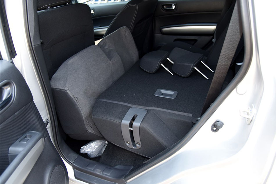 2015款 2.0L 手动两驱领航版 座椅空间