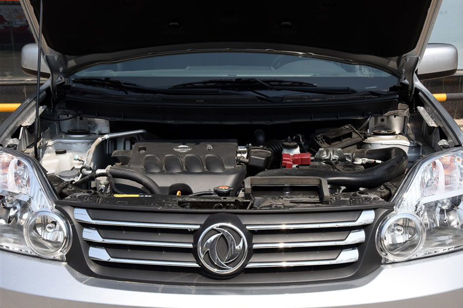 2015款 2.0L 手动两驱领航版 引擎底盘
