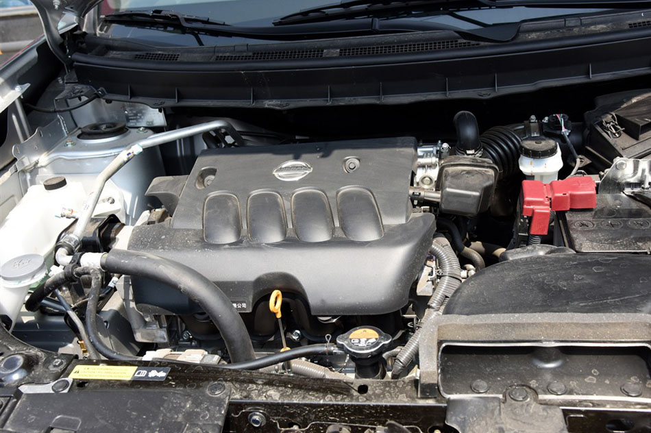 2015款 2.0L 手动两驱领航版 引擎底盘