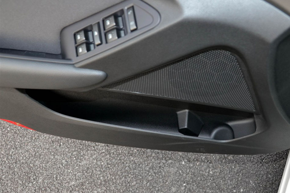 2015款 2.0T 手动舒适型 座椅空间