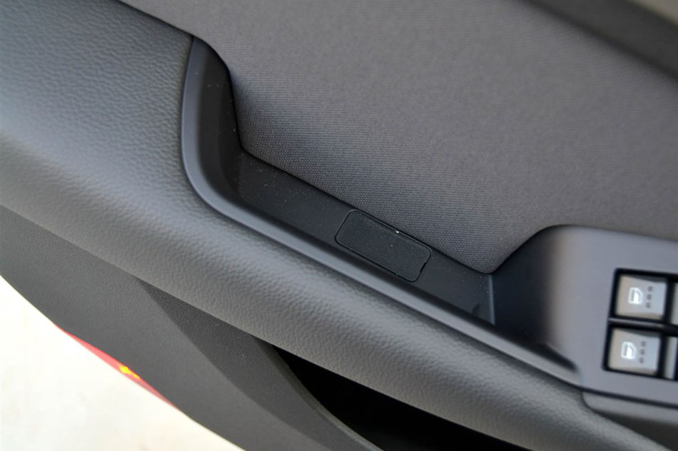 2015款 2.0T 手动舒适型 座椅空间