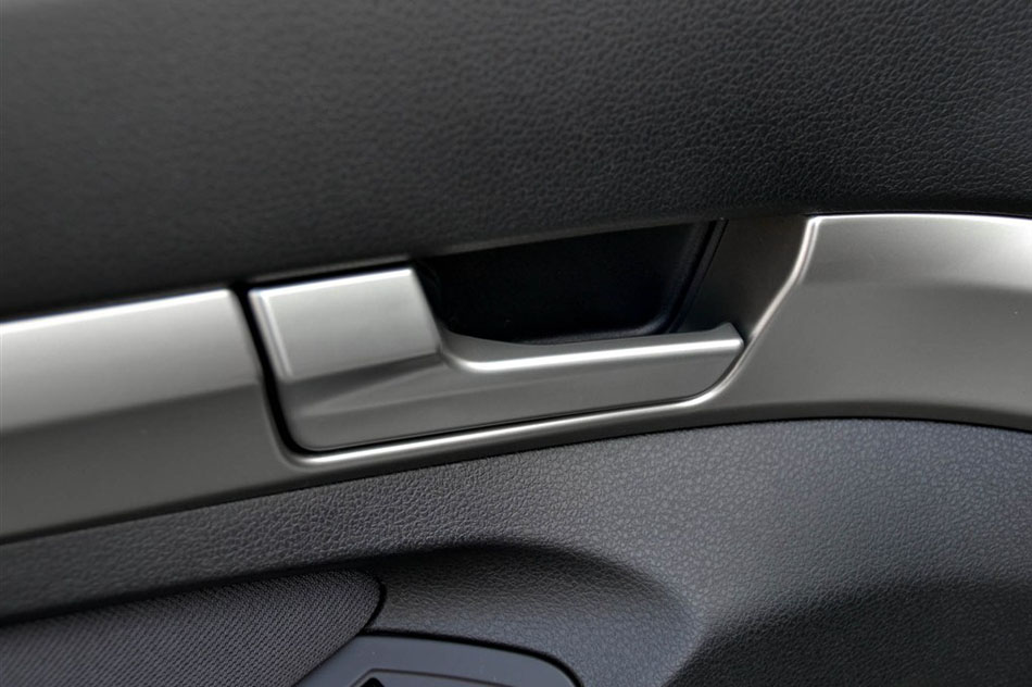 2015款 2.0T 手动舒适型 座椅空间