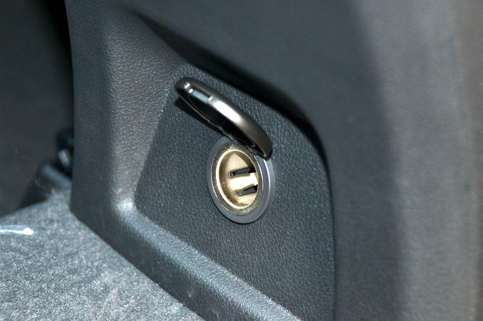 2015款 2.0T 手动舒适型 座椅空间