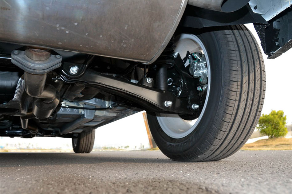 2015款 2.0T 手动舒适型 引擎底盘