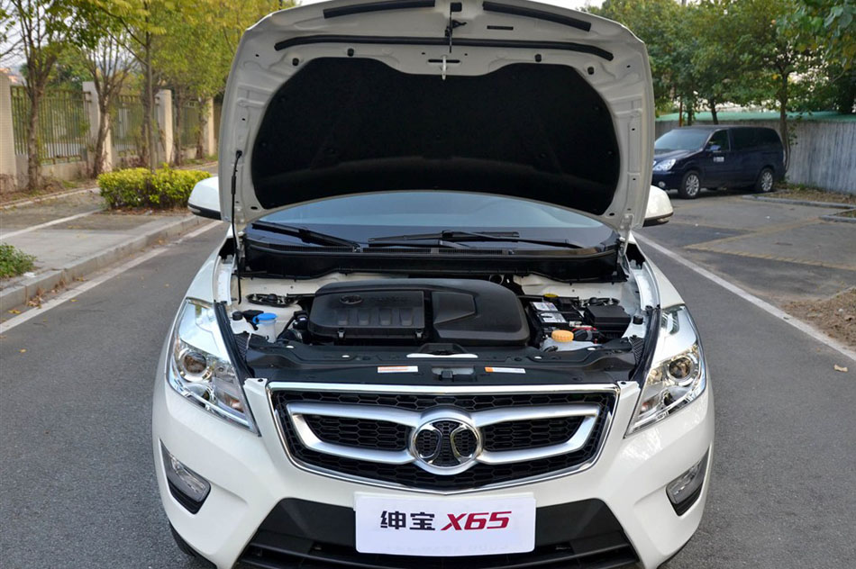 2015款 2.0T 手动舒适型 引擎底盘