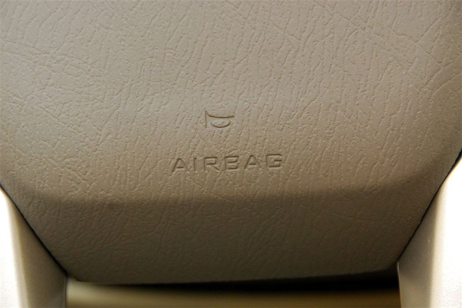 2010款 2.0L MT 睿翔豪华型 内饰