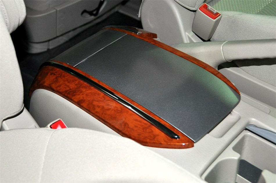 2010款 2.0L MT 睿翔豪华型 座椅空间