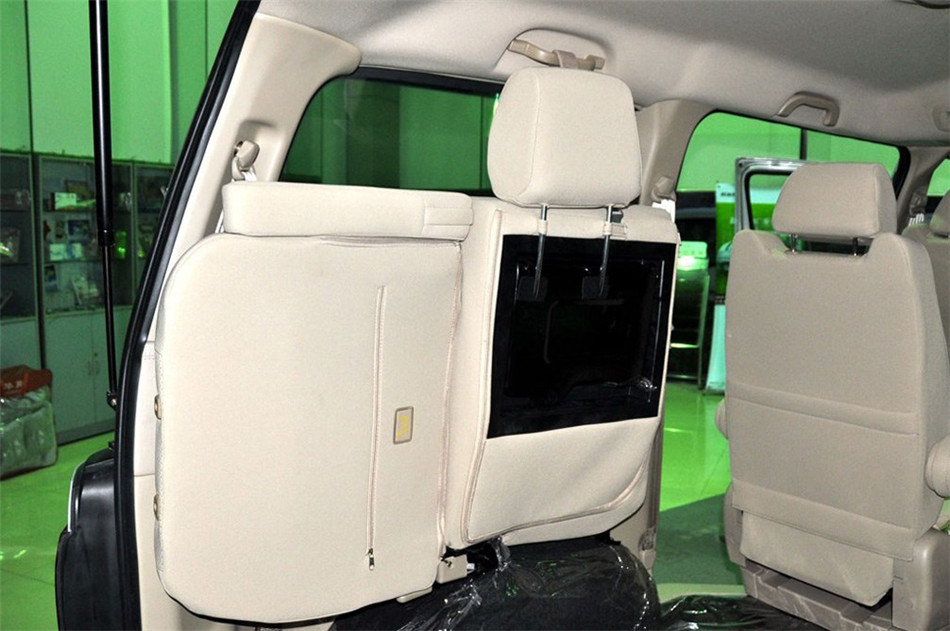 2010款 2.0L MT 睿翔豪华型 座椅空间