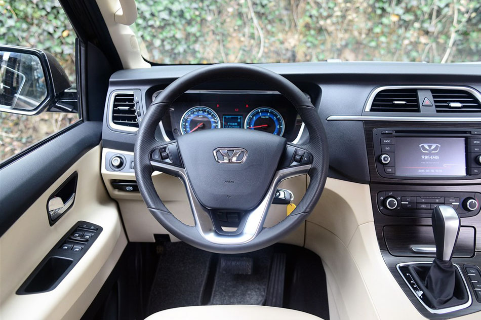 2015款 2.0T 自动旗舰型 内饰