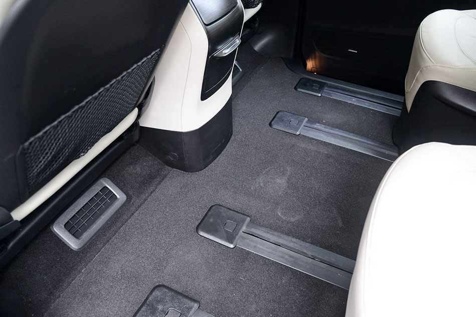 2015款 2.0T 自动旗舰型 座椅空间