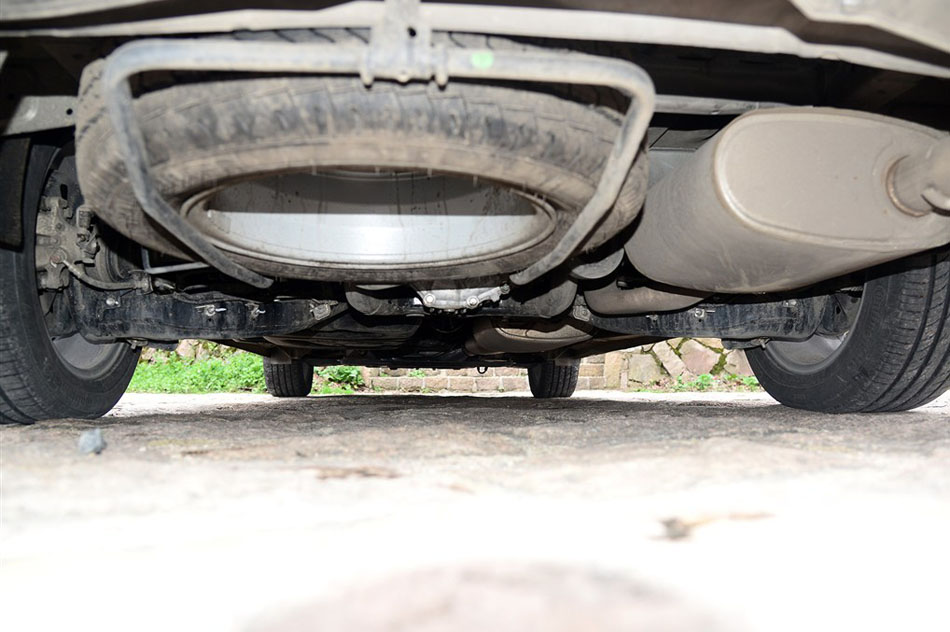 2015款 2.0T 自动旗舰型 引擎底盘