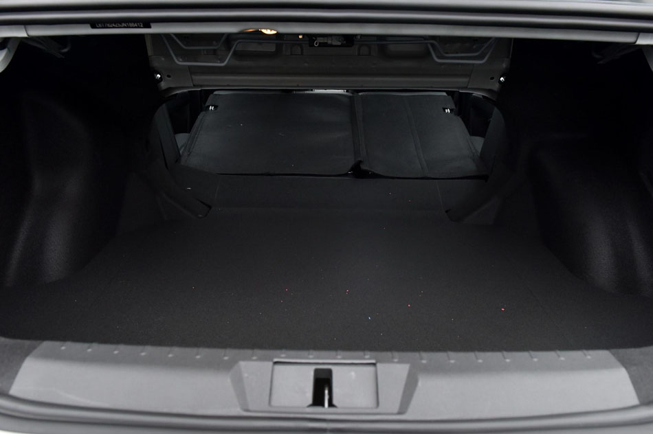 2018款 1.5L CVT尊贵型 座椅空间