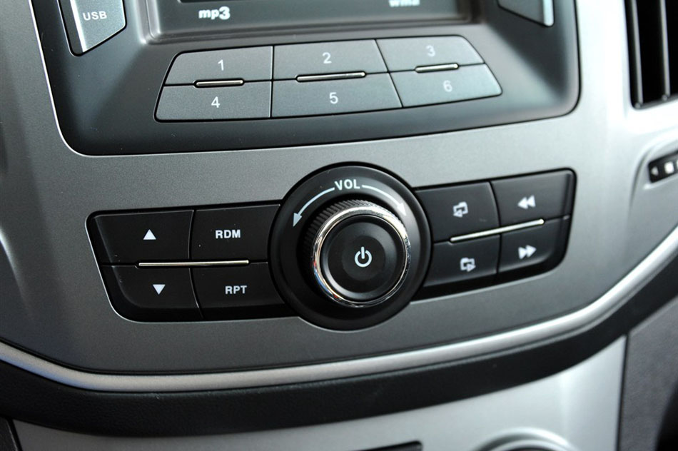 2015款 1.5L 手动黄钻版 内饰