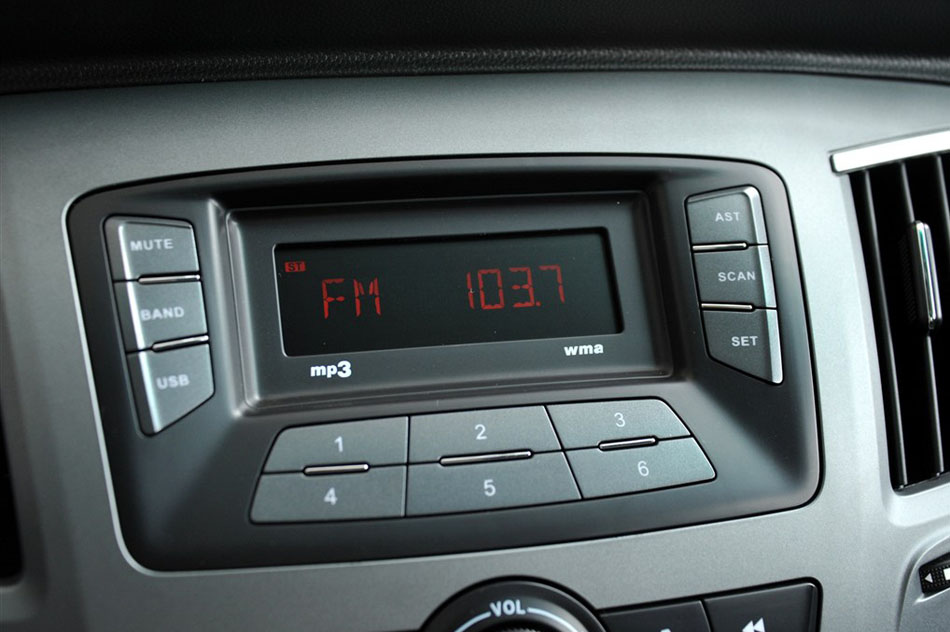 2015款 1.5L 手动黄钻版 内饰