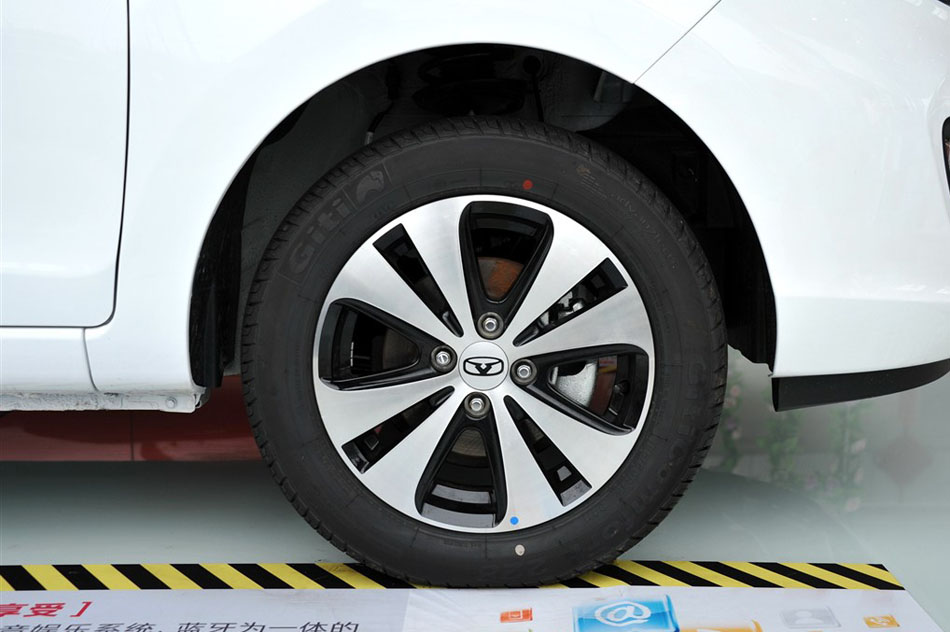 2015款 1.5L 手动黄钻版 细节