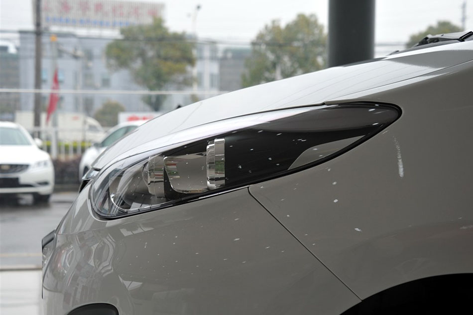 2015款 1.5L 手动黄钻版 细节