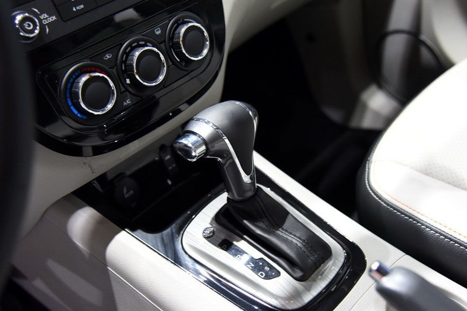 2015款 1.6L CVT豪华型 内饰