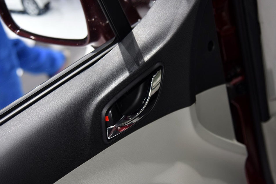 2015款 1.6L CVT豪华型 座椅空间