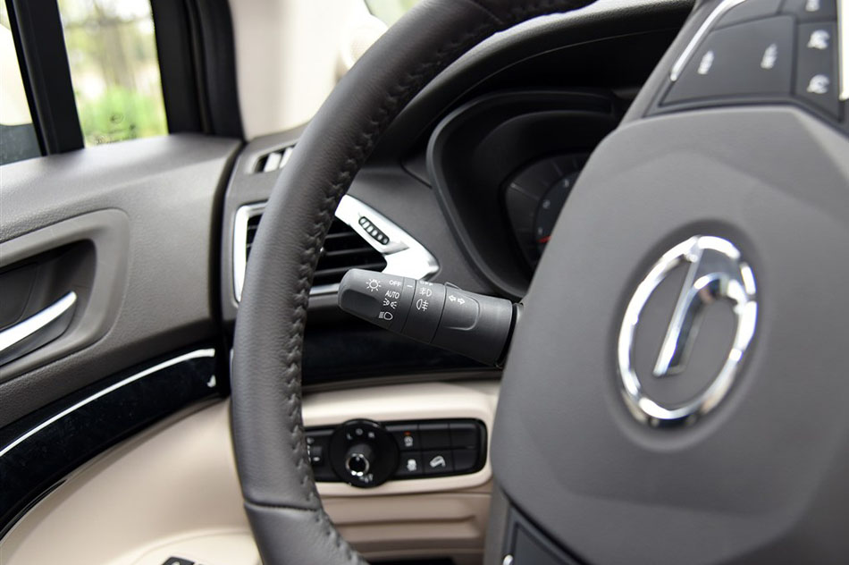 2015款 200T G-DCT尊贵版 内饰