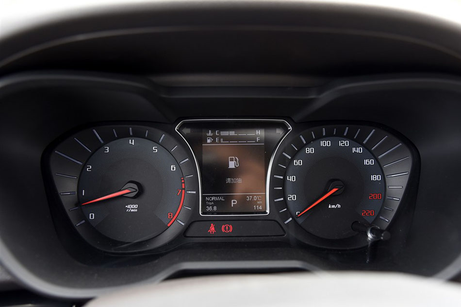 2015款 200T G-DCT尊贵版 内饰