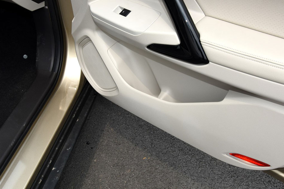 2015款 200T G-DCT尊贵版 座椅空间