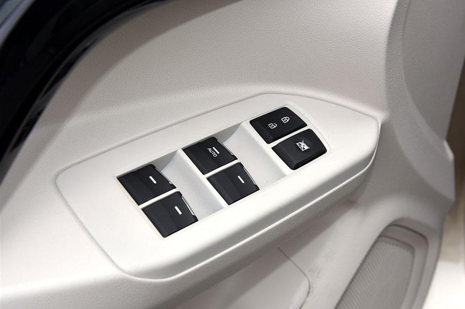 2015款 200T G-DCT尊贵版 座椅空间