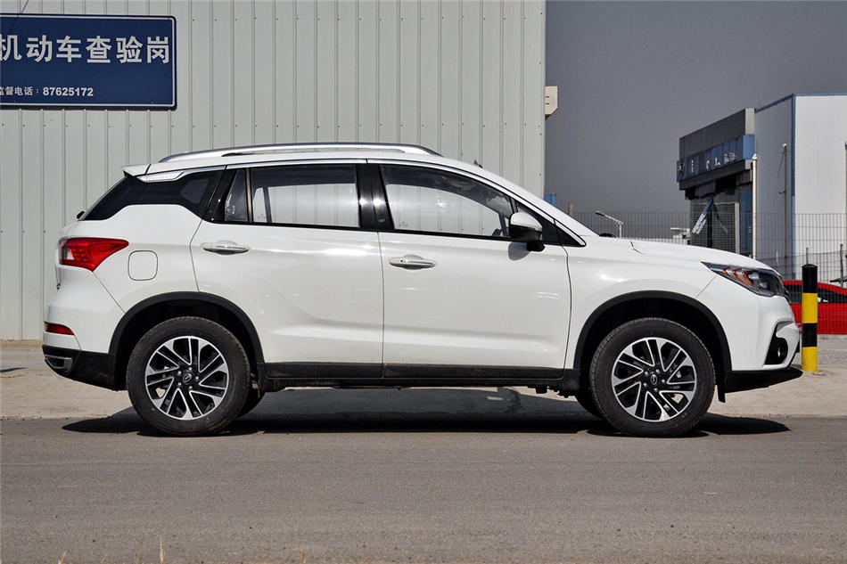 2017款传祺GS4外观