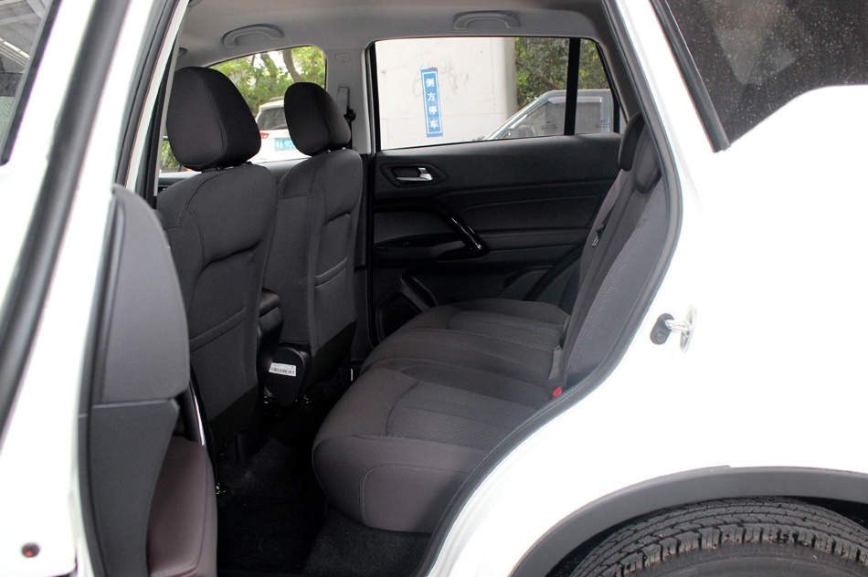 2018款 200T G-DCT两驱舒适版 座椅空间